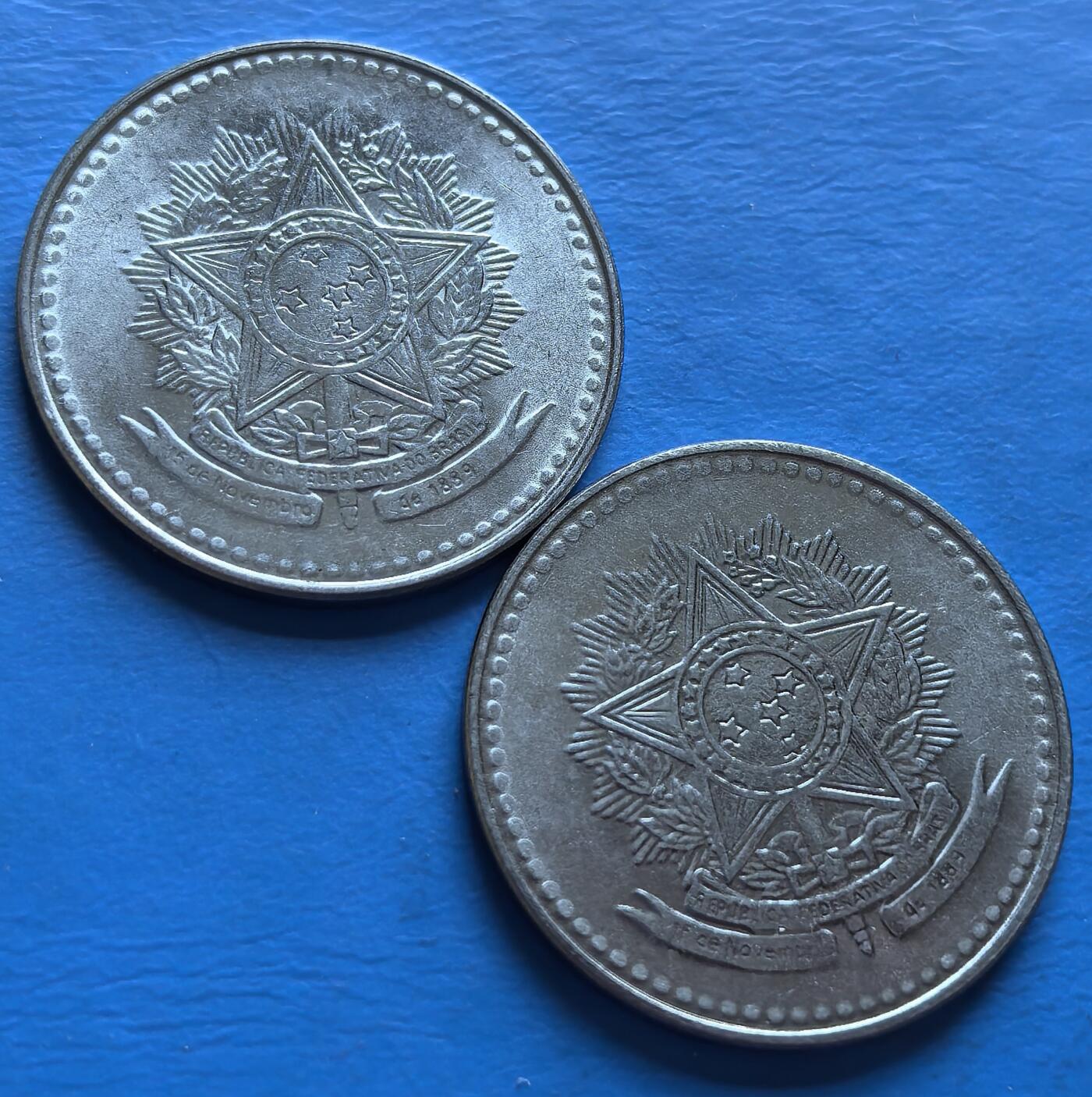 外国优质老铜币银币，周六九点倒数截拍，满百包邮，可寄存半年，喜欢朋友微信扫描二维码可直接参拍