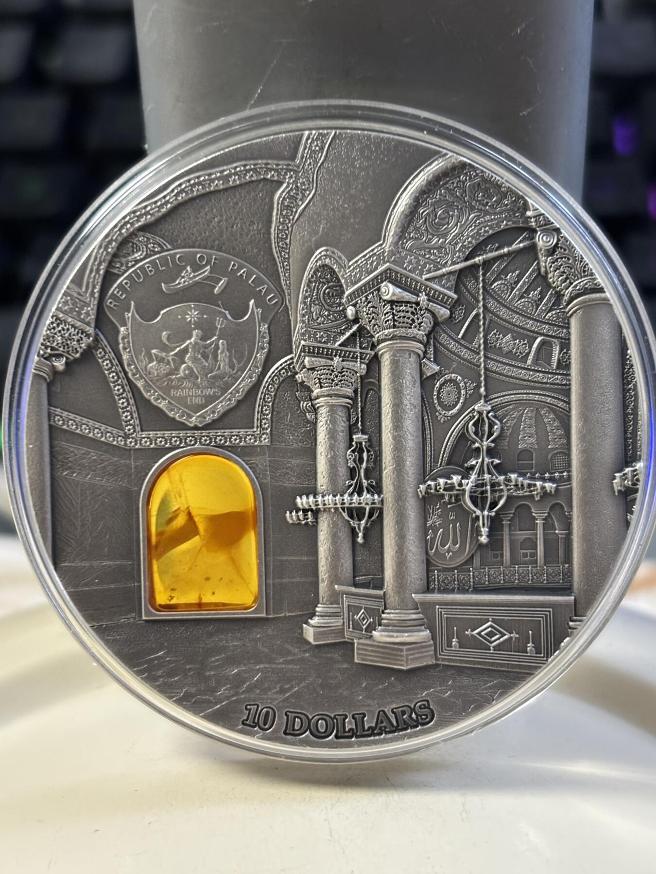 第183期拍卖 帕劳2016年琥珀艺术系列圣索菲亚大教堂2盎司纪念银币带证书，999银，发行999枚