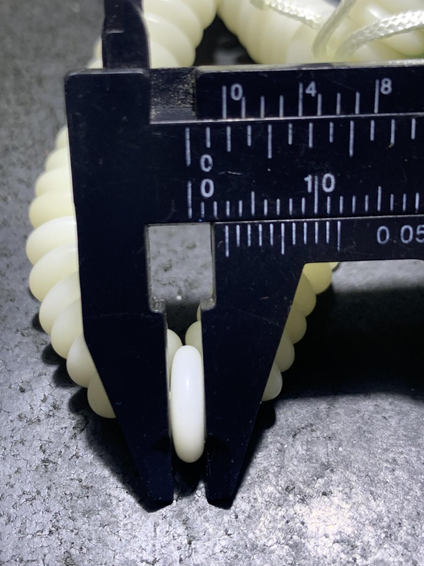 精美菩提根110+6隔片手串一条，