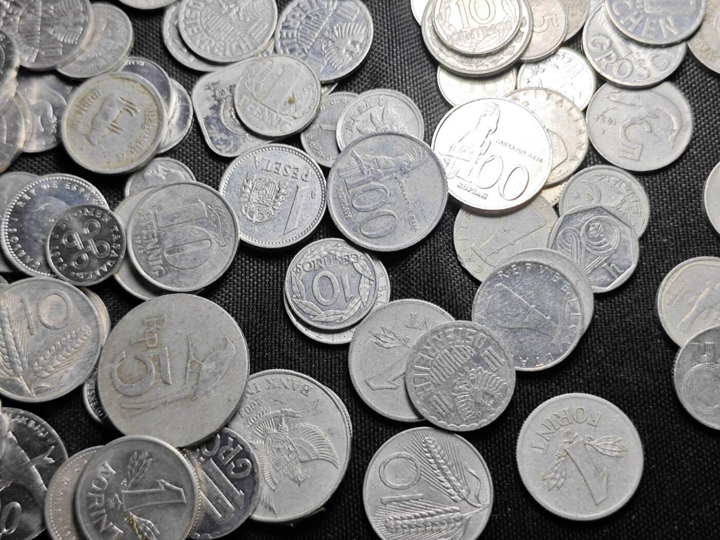 KK钱币收藏小铺 （套币 好品/批量散币 银币）专场  2月预留时间 周末发货   铝币一组100枚一组 各国各年份不同面值100枚