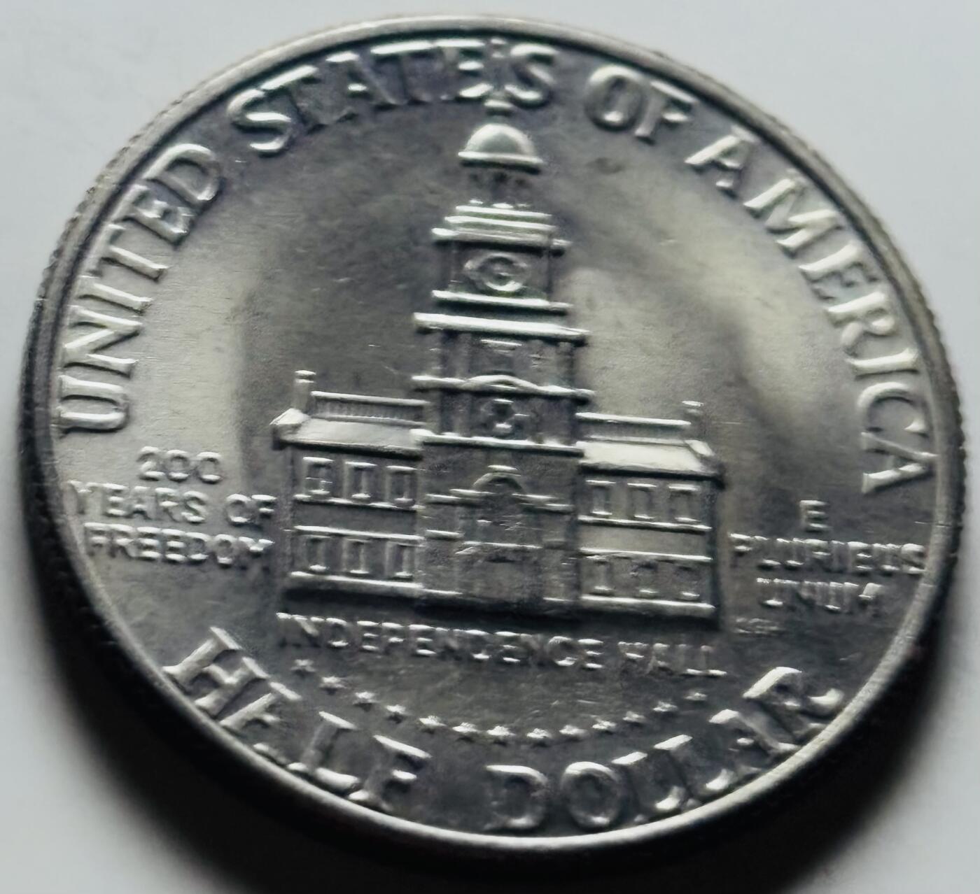 文馨钱币收藏第 284 场，【 长期接收代拍品】老藏家拍品南朝鲜李承晚时期货币，泰国大型纪念币，土耳其各时期及各国套币场 原光好品 1976 年美国建国 200 周年肯尼迪半美元纪念币 D 版