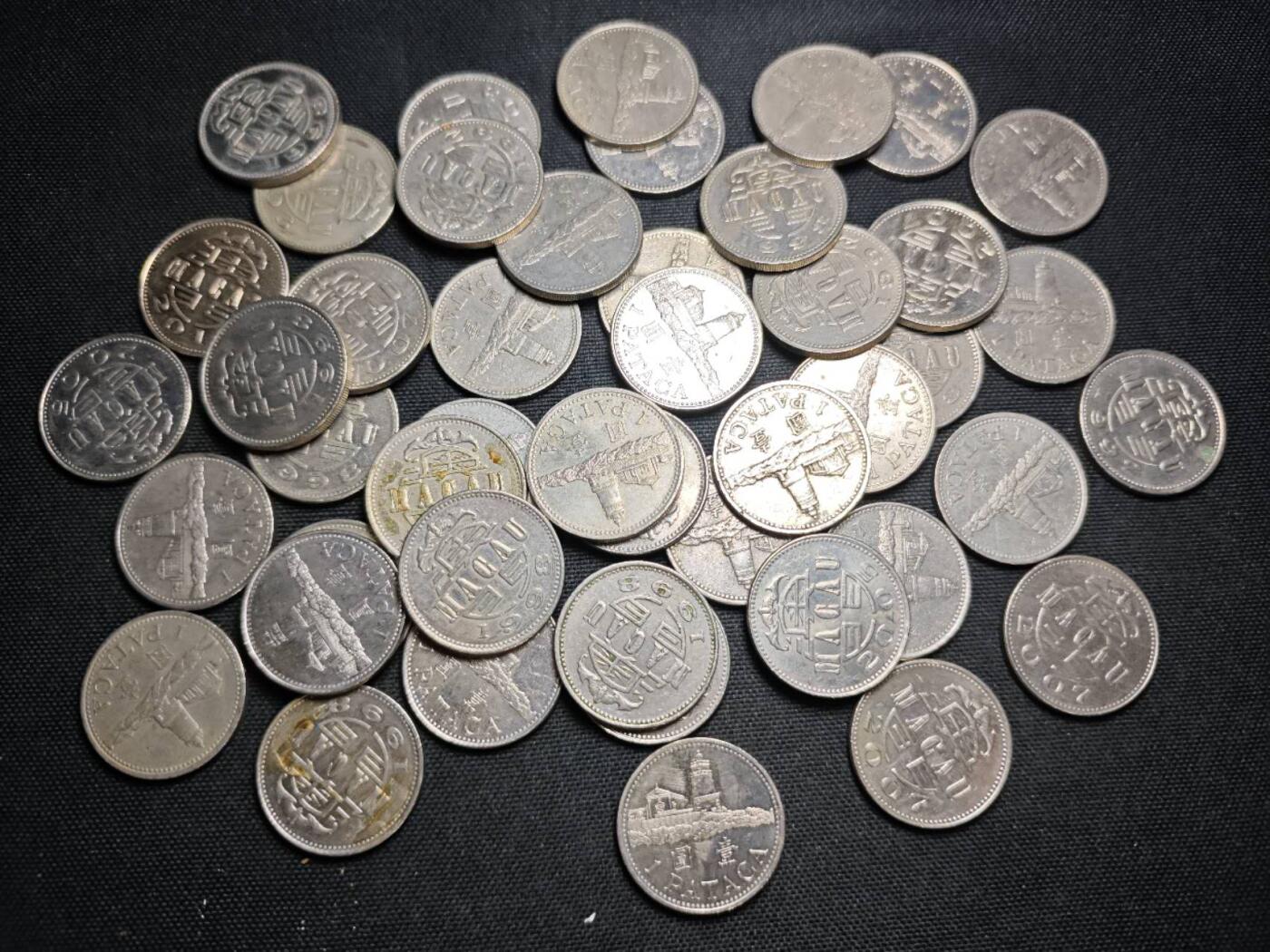 KK钱币收藏小铺 （套币 好品/批量散币 银币）专场  2月预留时间 周末发货  澳门一元44枚