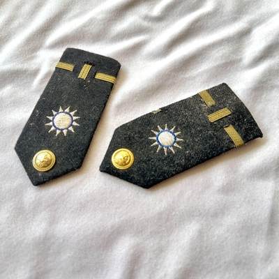 【第貳場】近代勋奖章徽章服饰杂项专场 - 民国海军肩章