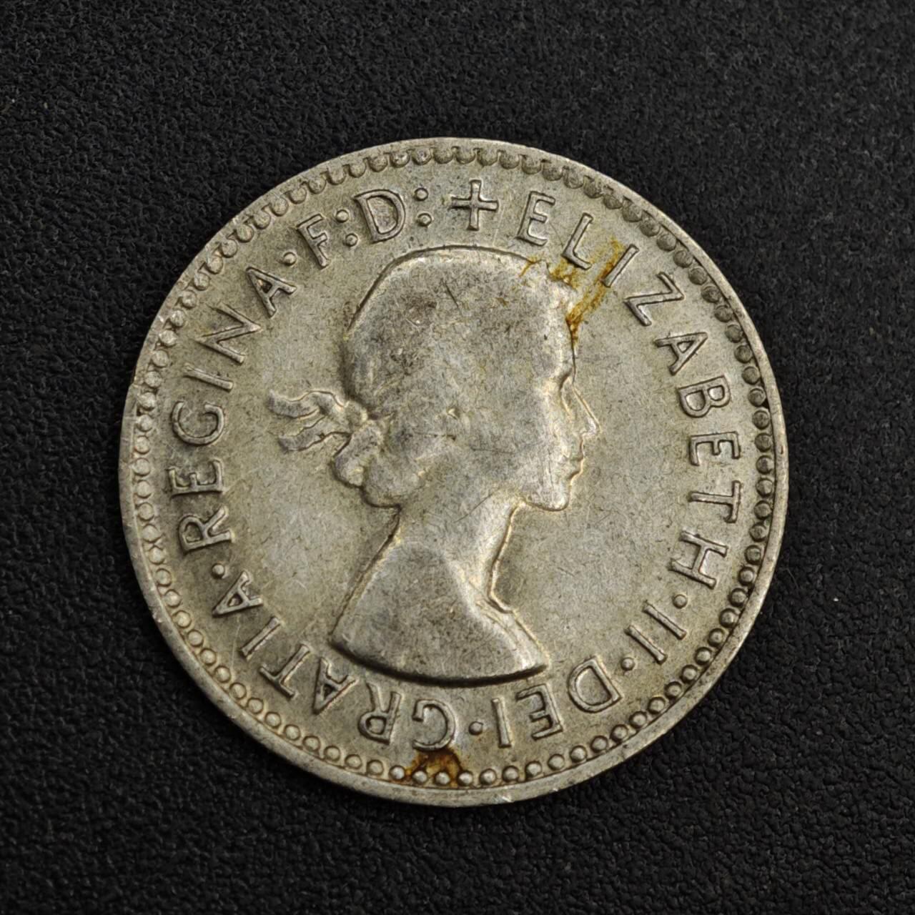 【淘币小摊】限时拍第八百一十二拍  小银币场  满百包邮可预留两周  周一统一发货  澳大利亚1957年伊丽莎白二世3便士银币