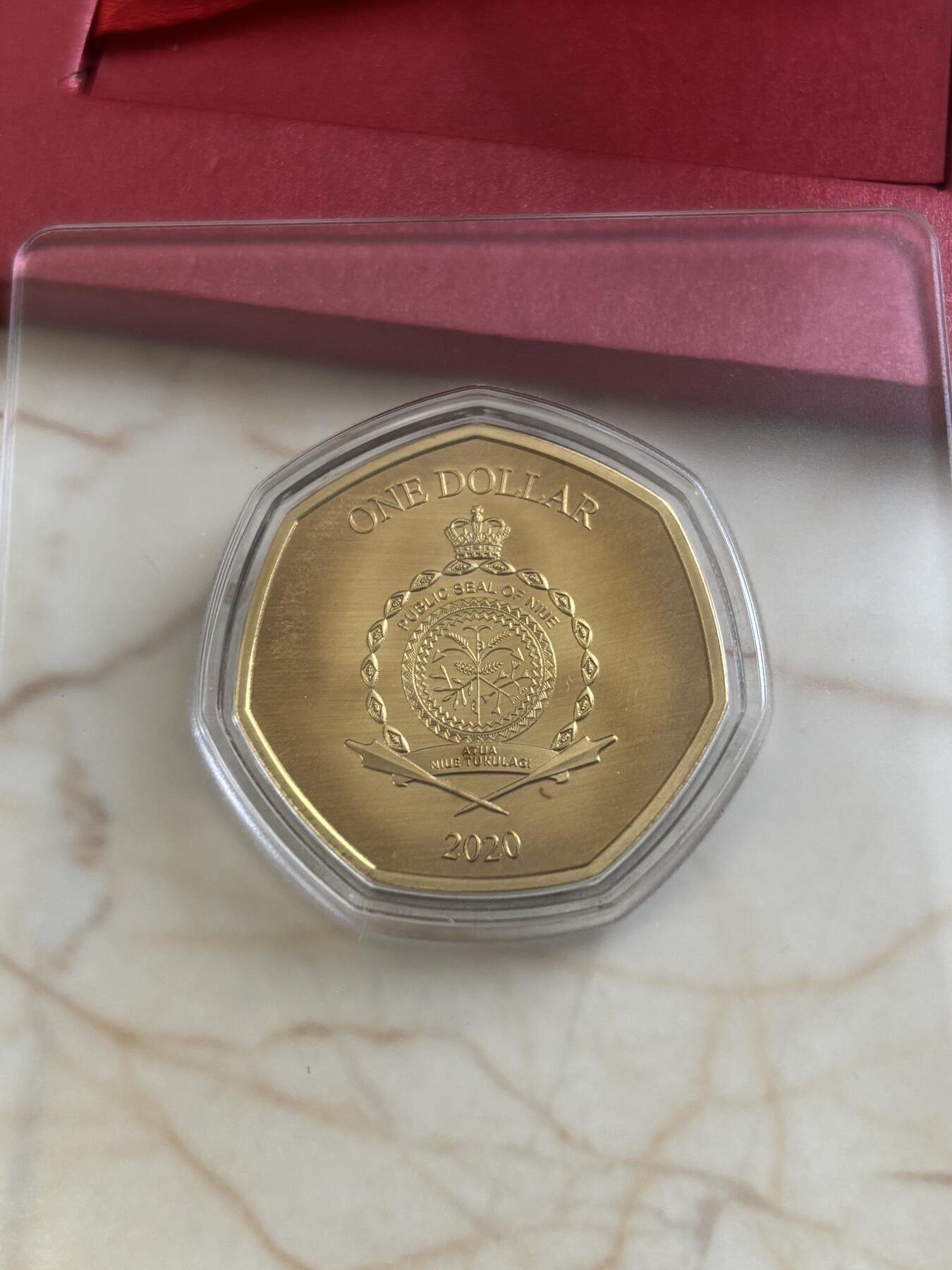 第183期拍卖  卡装纽埃2020年抗击疫情致敬逆行者纪念铜币，发行量100000枚