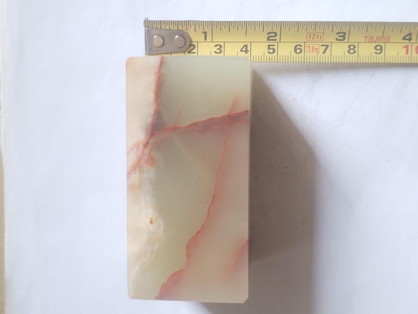 综合 七彩玉摆件。