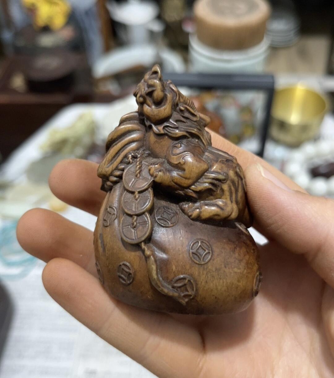 江南站杂件场 黄杨木摆件（有裂痕）