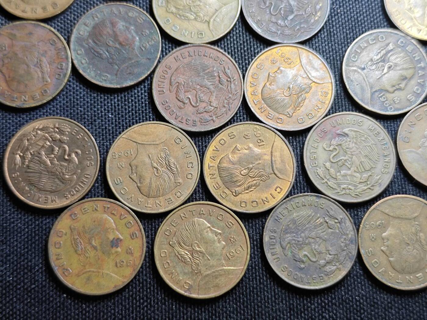 KK钱币收藏小铺 （套币 好品/批量散币 银币）专场  2月预留时间 周末发货  墨西哥5分女头小铜币 大版一组24枚