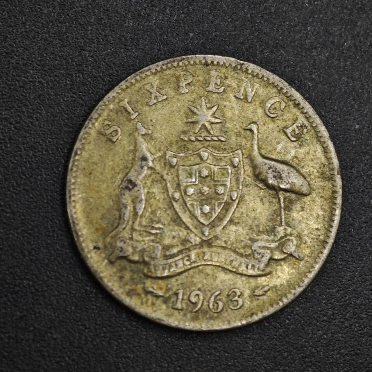 【淘币小摊】限时拍第八百一十二拍  小银币场  满百包邮可预留两周  周一统一发货  澳大利亚1963年伊丽莎白二世6便士银币