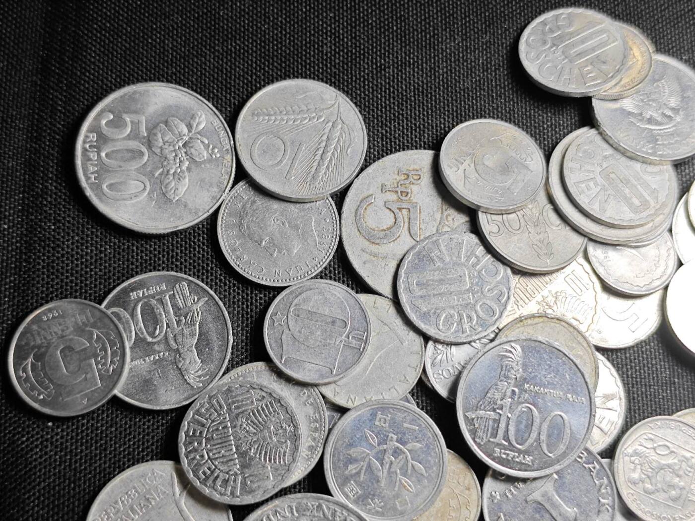 KK钱币收藏小铺 （套币 好品/批量散币 银币）专场  2月预留时间 周末发货  铝币一组100枚一组 各国各年份不同面值100枚