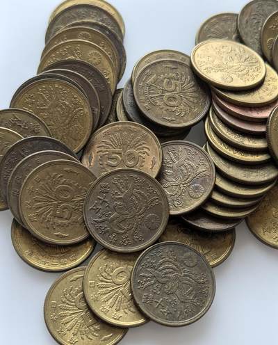 外国优质老铜币银币，周六九点倒数截拍，满百包邮，可寄存半年，喜欢朋友微信扫描二维码可直接参拍 - 日本1946年凤凰50钱50枚