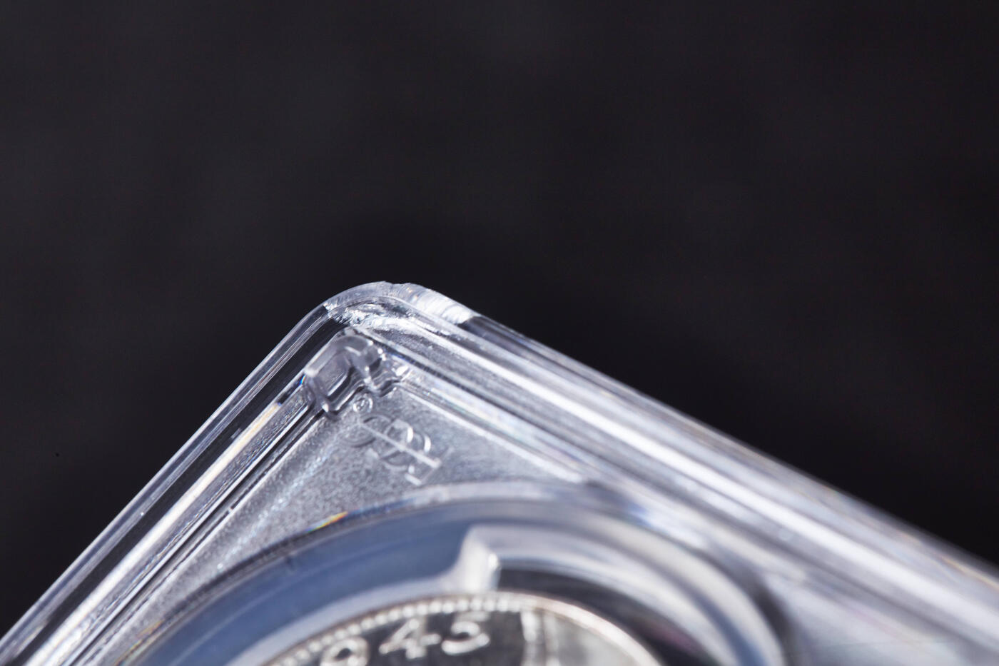 【俄甄集藏】2025年(045)12-03 星期三 晚 19:30 全场包邮 德国1989年纪念1945年总理精制镀银铜章，PCGS SP66，亚军分，顶级状态，经典品种，原图联系客服或前往对应官网进行查询，盒子边角有小磕碰