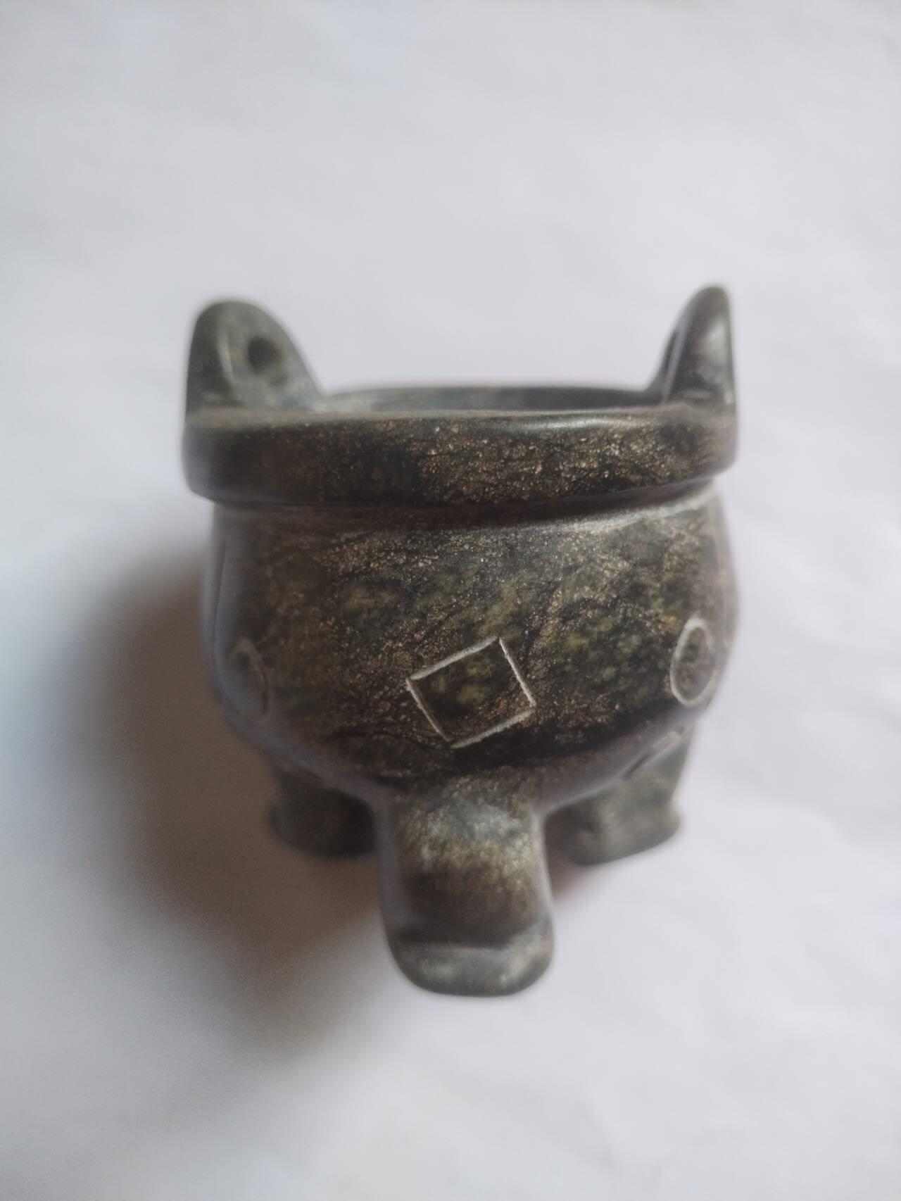 综合 老古玉三脚鼎。