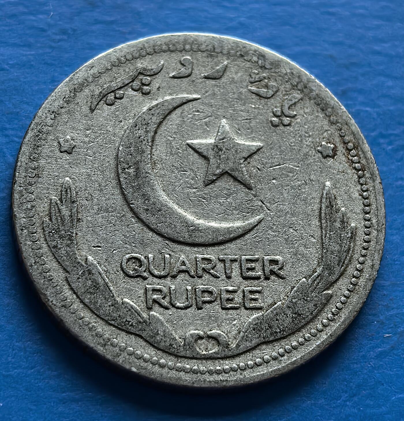 外国优质老铜币银币，周六九点倒数截拍，满百包邮，可寄存半年，喜欢朋友微信扫描二维码可直接参拍