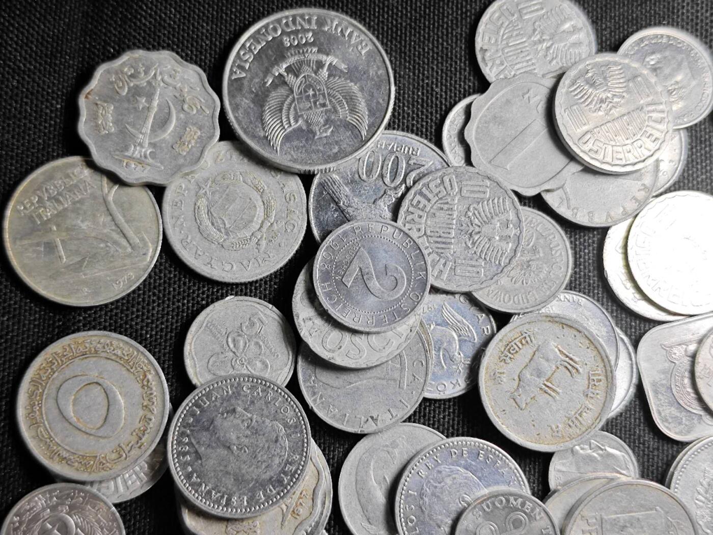 KK钱币收藏小铺 （套币 好品/批量散币 银币）专场  2月预留时间 周末发货   铝币一组100枚一组 各国各年份不同面值100枚