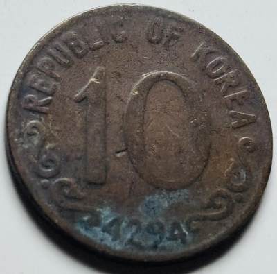 文馨钱币收藏第 284 场，【 长期接收代拍品】老藏家拍品南朝鲜李承晚时期货币，泰国大型纪念币，土耳其各时期及各国套币场 - 稀少南朝鲜李承晚时期 1961 年 4294 木槿花 10 元铜币关门年