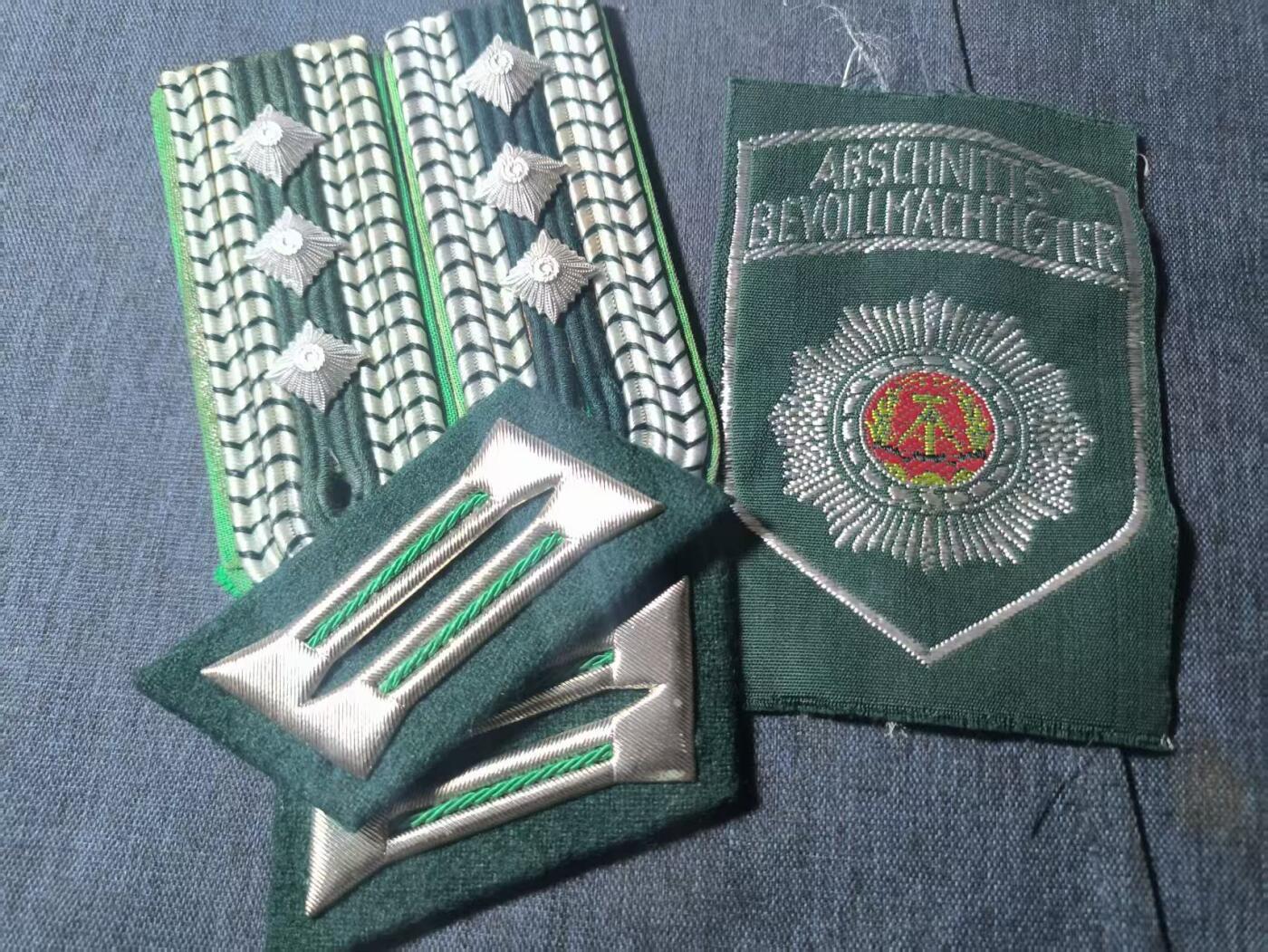 罗岚⭐新藏⭐特惠专拍第一场-分享拍场赚佣 民主德国边防警察三级准尉（对标二级警士长）礼服配饰一套