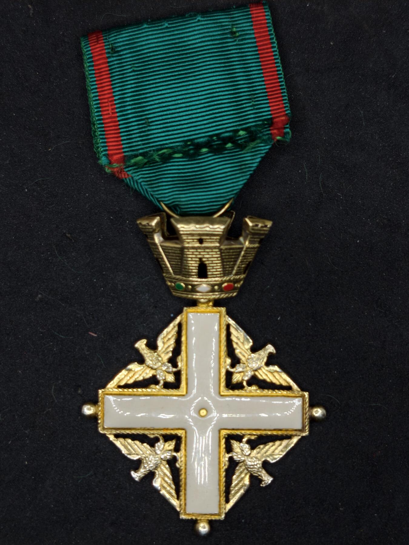 凯旋世界勋赏（第20期）（欢迎送拍）（对拍品有疑问请询问客服，不接受到手刀，出价默认拍品品相。请认真阅读拍卖规则！出价默认已认可！）（收到货请录制开箱视频，无视频概不处理问题。） 意大利骑士级共和国勋章