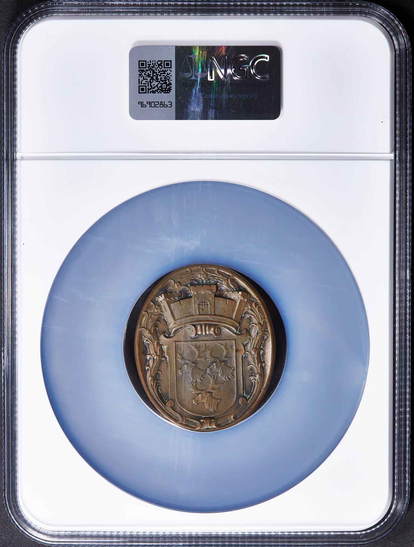 【俄甄集藏】2025年(045)12-03 星期三 晚 19:30 全场包邮 瑞典1922年古斯塔夫二世·阿道夫头像纪念于默奥建城300周年椭圆形大铜章，NGC MS62，巧克力包浆，尺寸：51mm×42mm，背面为于默奥市徽，名家林德伯格作品