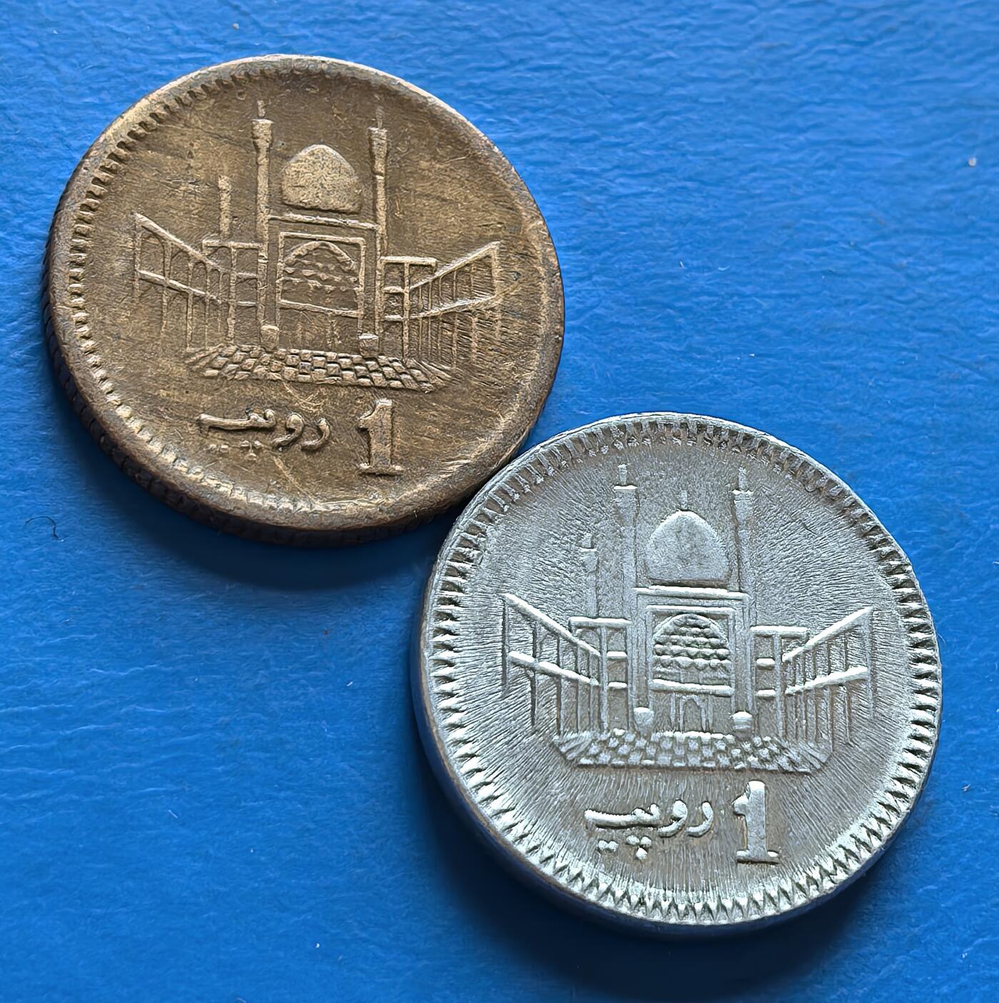 外国优质老铜币银币，周六九点倒数截拍，满百包邮，可寄存半年，喜欢朋友微信扫描二维码可直接参拍