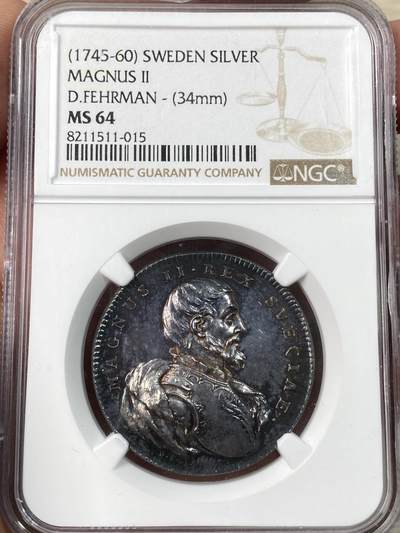 万国钱币拍卖第056期 - NGC MS64 1754-60年瑞典摄政王马格努斯·亨里克森二世戎装纪念银章 此系列是由在瑞士出生的约翰·卡尔·赫德林格设计 他的瑞典摄政王系列肖像设计被视为最优雅、最著名的作品 该系列包含从比约恩·帕加到弗雷德里克一世的瑞典君主的肖像和简短传记