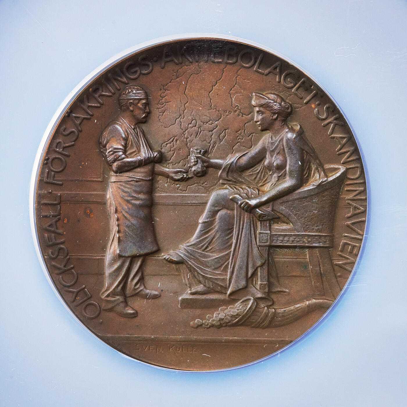 【俄甄集藏】2025年(045)12-03 星期三 晚 19:30 全场包邮 瑞典1911年纪念斯堪的纳维亚保险公司成立25周年大铜章，NGC MS62，巧克力包浆，设计精美，雕刻家斯文·库勒作品，直径：57mm