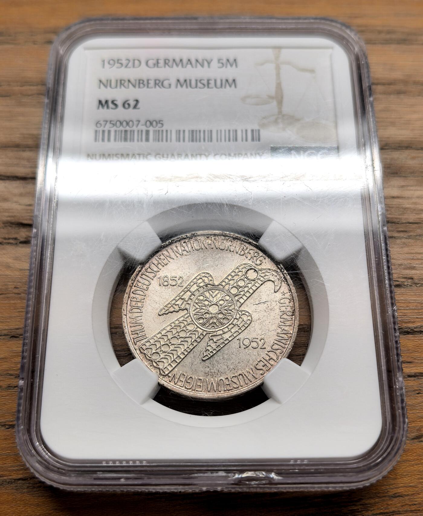 纫秋兰以为佩·凡希社微拍感恩专场 1952D西德纽伦堡博物馆纪念5马克NGC-MS62，西哥特人的鹰型胸针，5马克纪念银币开山之作，总筋。