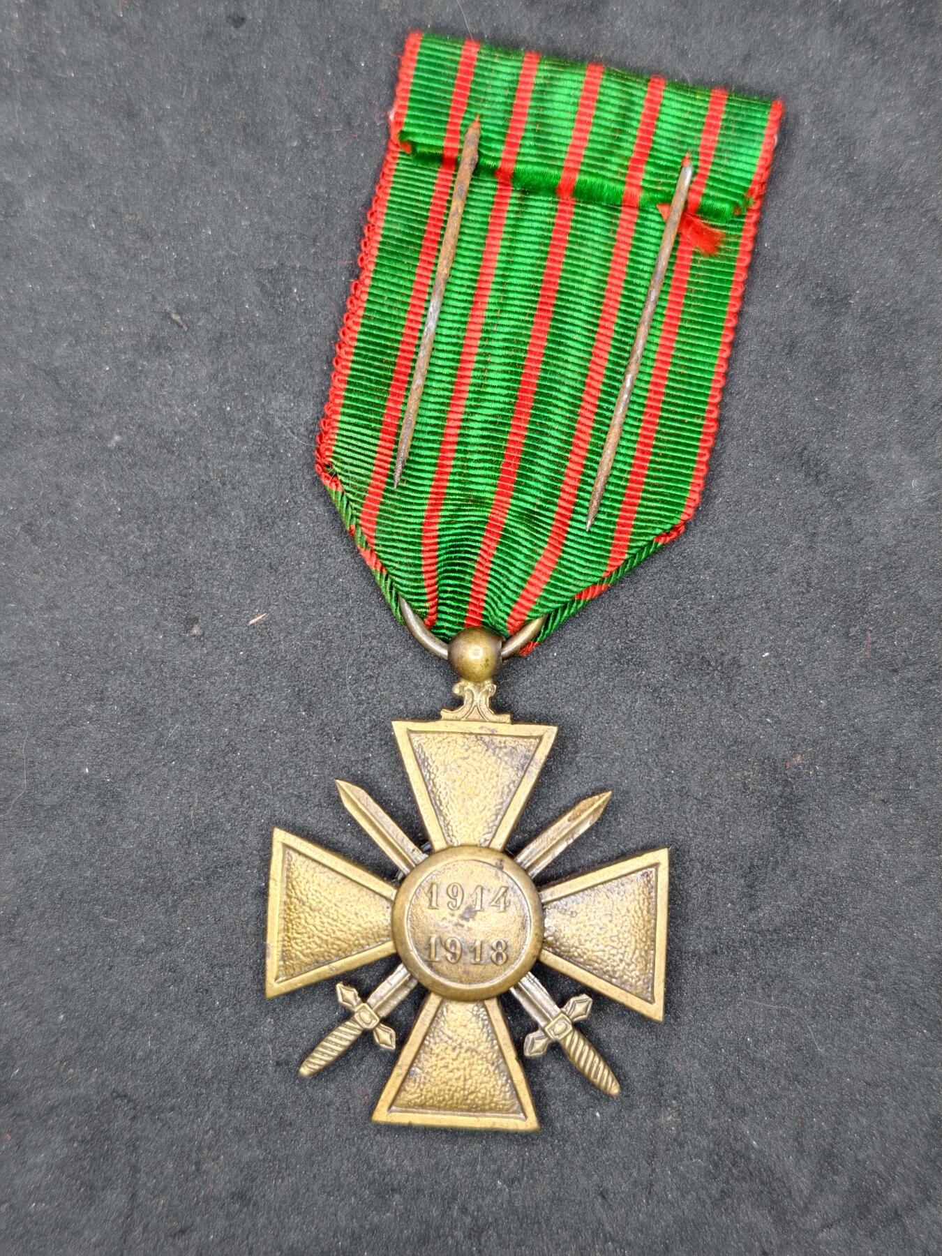 凯旋世界勋赏（第20期）（欢迎送拍）（对拍品有疑问请询问客服，不接受到手刀，出价默认拍品品相。请认真阅读拍卖规则！出价默认已认可！）（收到货请录制开箱视频，无视频概不处理问题。） 法国一战战争十字奖章一次嘉奖勋饰