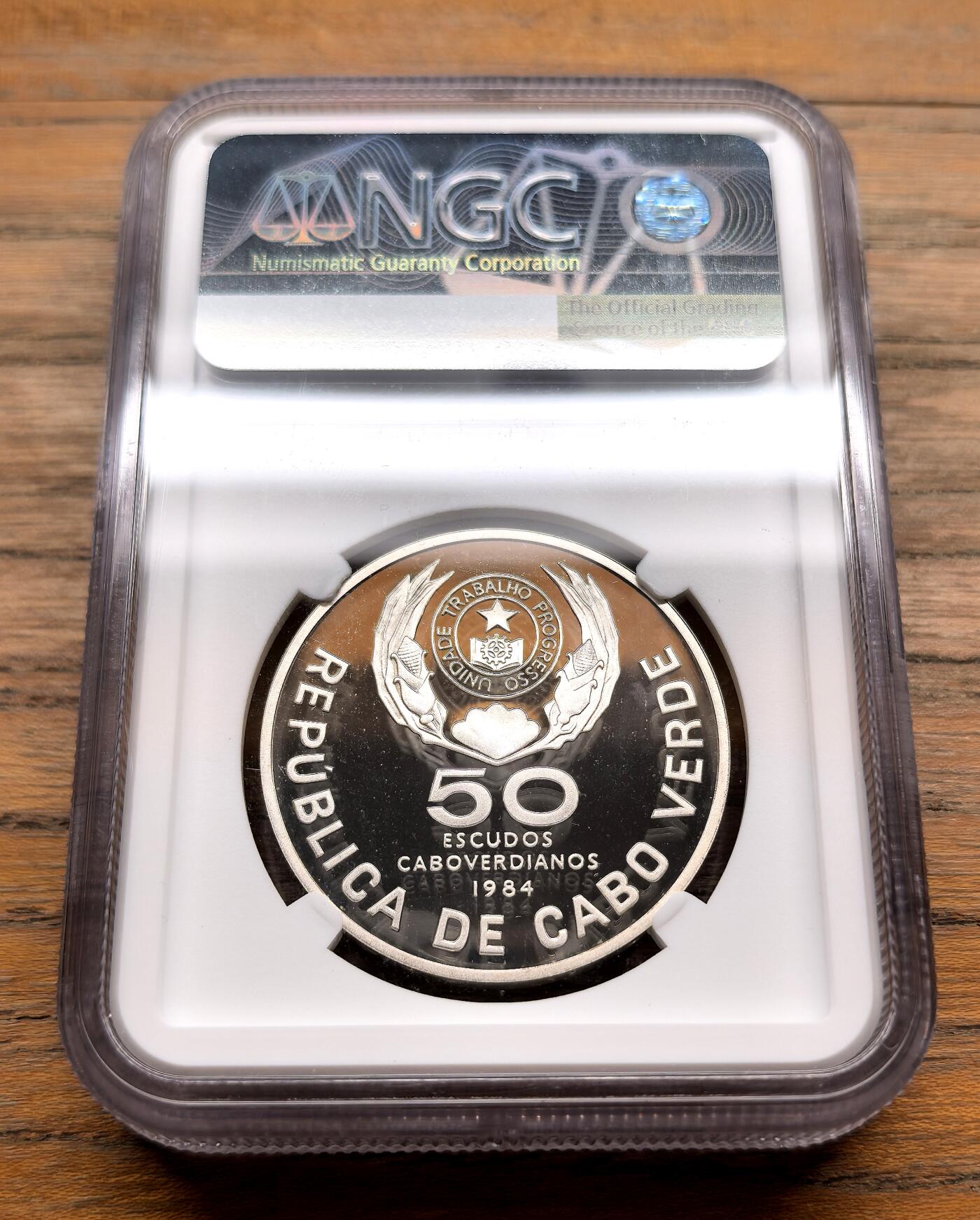 纫秋兰以为佩·凡希社微拍感恩专场 1984佛得角FAO渔业会议50E大银加厚版NGC-PF69UC，稀有。