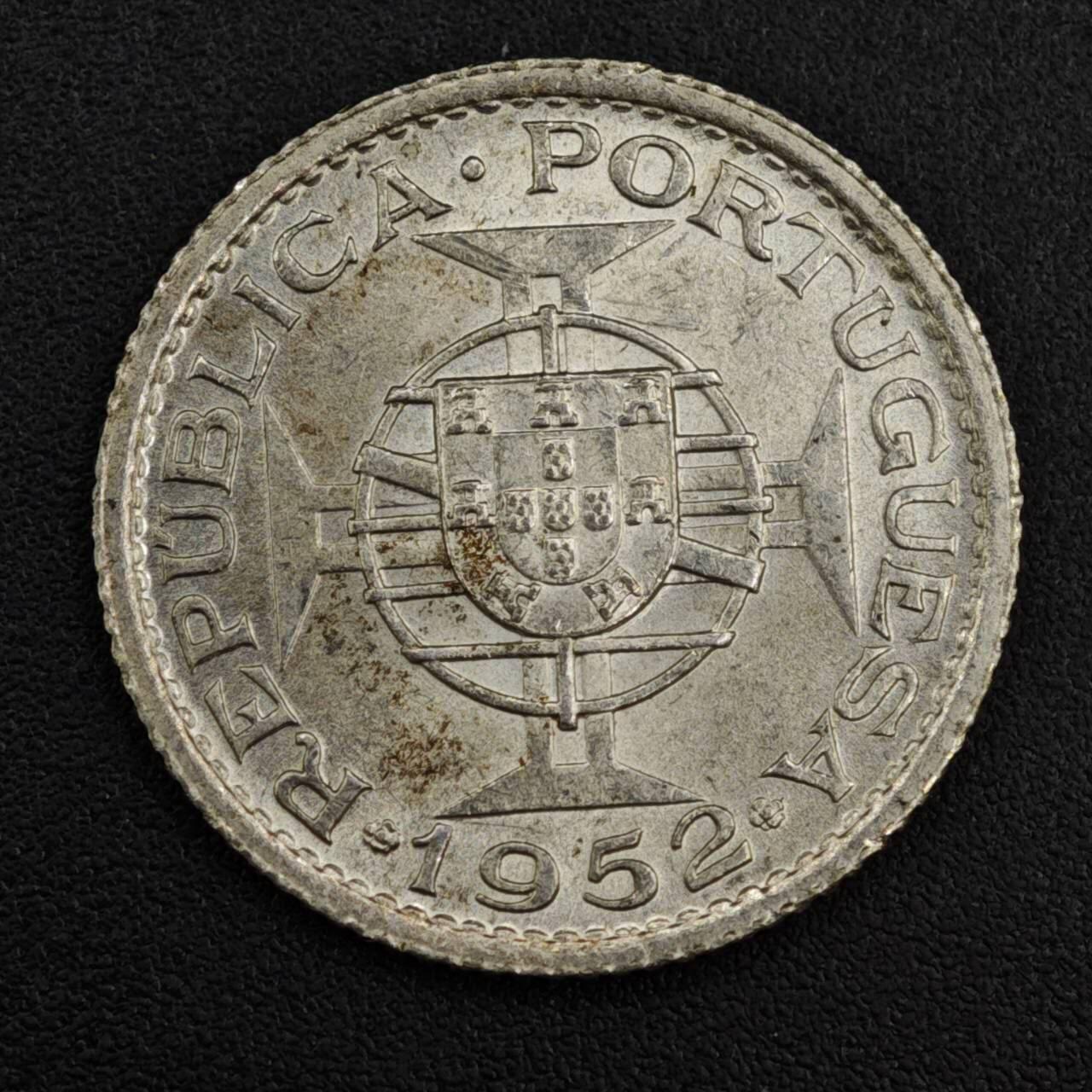 【淘币小摊】限时拍第八百一十二拍  小银币场  满百包邮可预留两周  周一统一发货  澳门1952年壹圆银币原光品