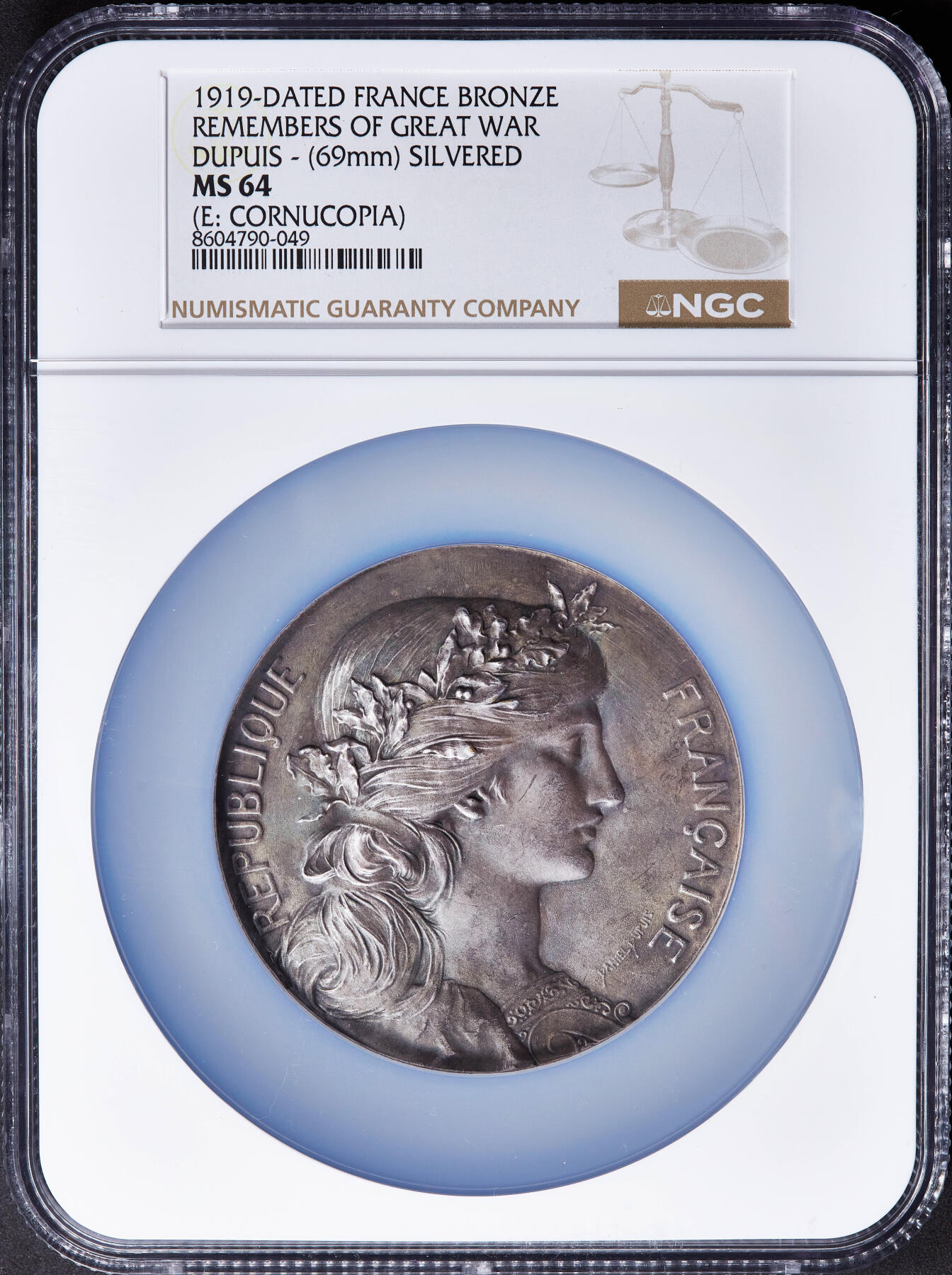 【俄甄集藏】2025年(045)12-03 星期三 晚 19:30 全场包邮 法国1919年玛丽安娜桂冠像纪念一战1914-1919结束镀银大铜章，NGC MS64，直径：69mm，丰饶角铭，原味老包浆，H·杜布瓦雕刻家作品