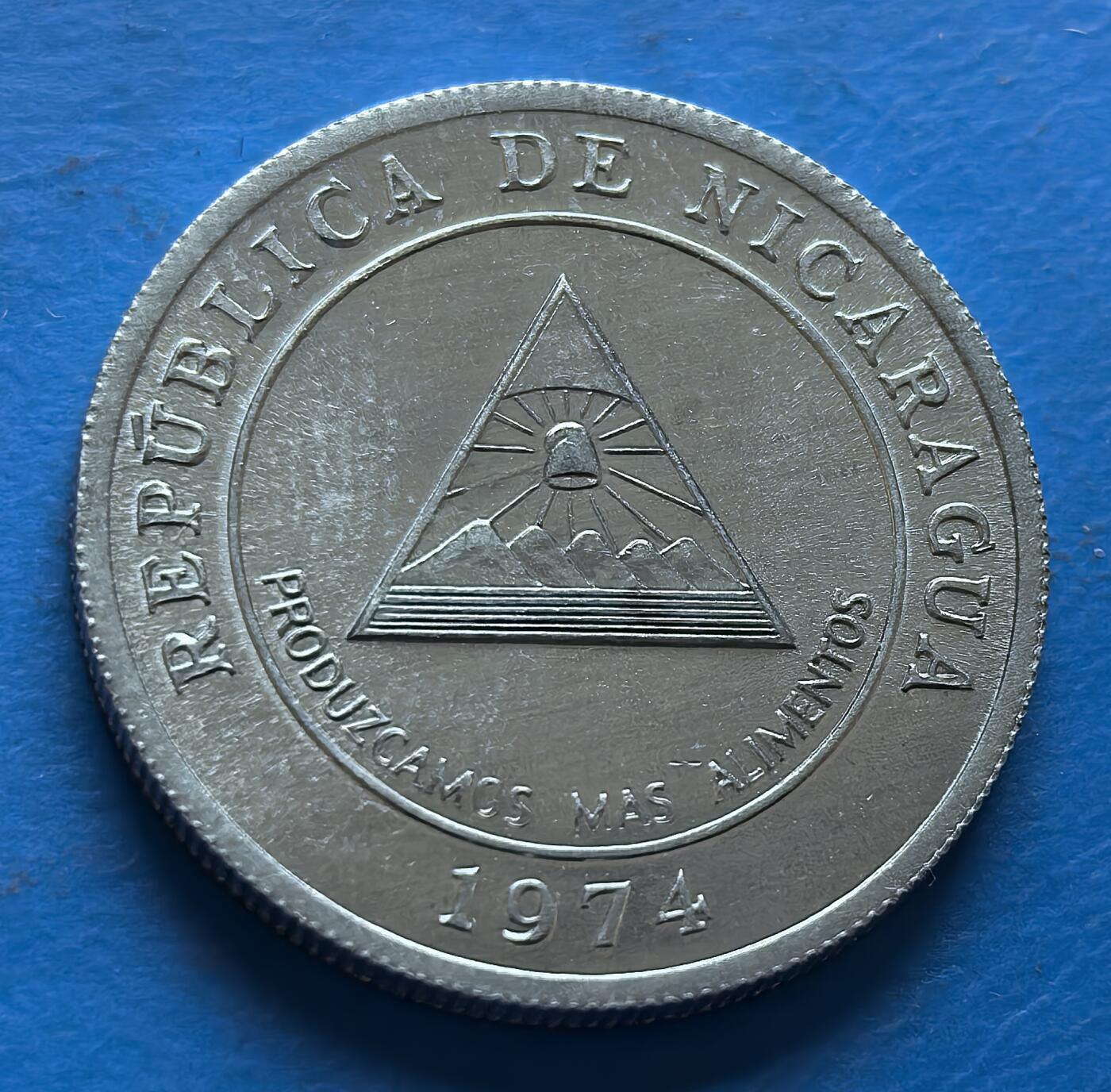 外国优质老铜币银币，周六九点倒数截拍，满百包邮，可寄存半年，喜欢朋友微信扫描二维码可直接参拍