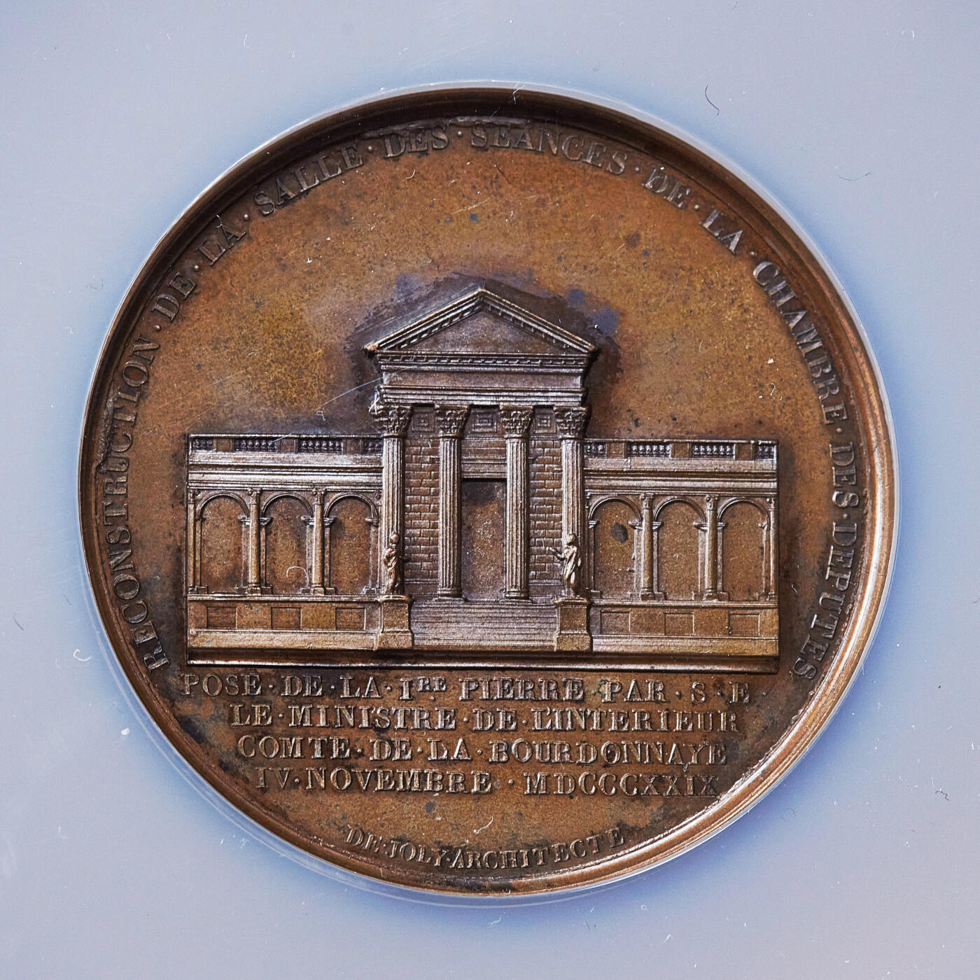 【俄甄集藏】2025年(045)12-03 星期三 晚 19:30 全场包邮 法国1829年查理十世头像纪念国民议会会议厅重建大铜章，NGC MS62，巧克力包浆，设计师盖拉尔作品，直径：50mm，少见品种