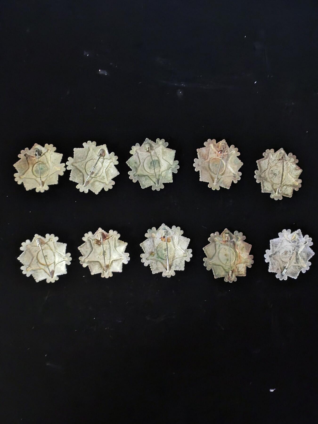 朝鲜三级章大头针10枚