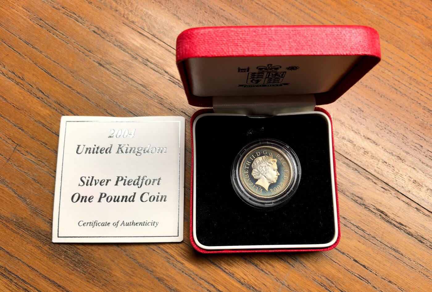 纫秋兰以为佩·凡希社微拍感恩专场 2004英国福斯铁路桥加厚1镑银币，原厂盒证全品。