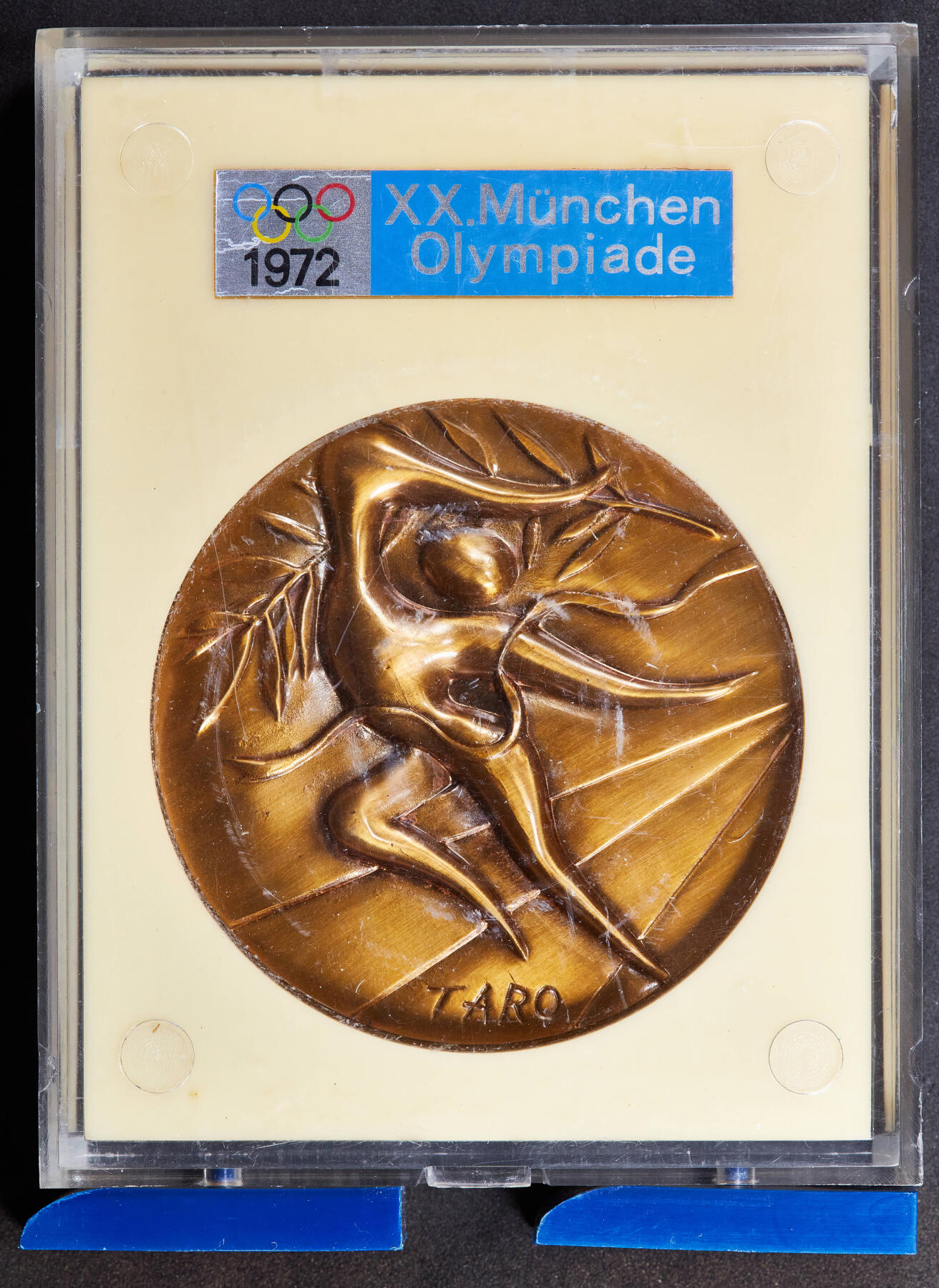 【俄甄集藏】2025年(045)12-03 星期三 晚 19:30 全场包邮 德国1972年慕尼黑奥运会镀金大铜章，直径：70mm，重量：259.2克