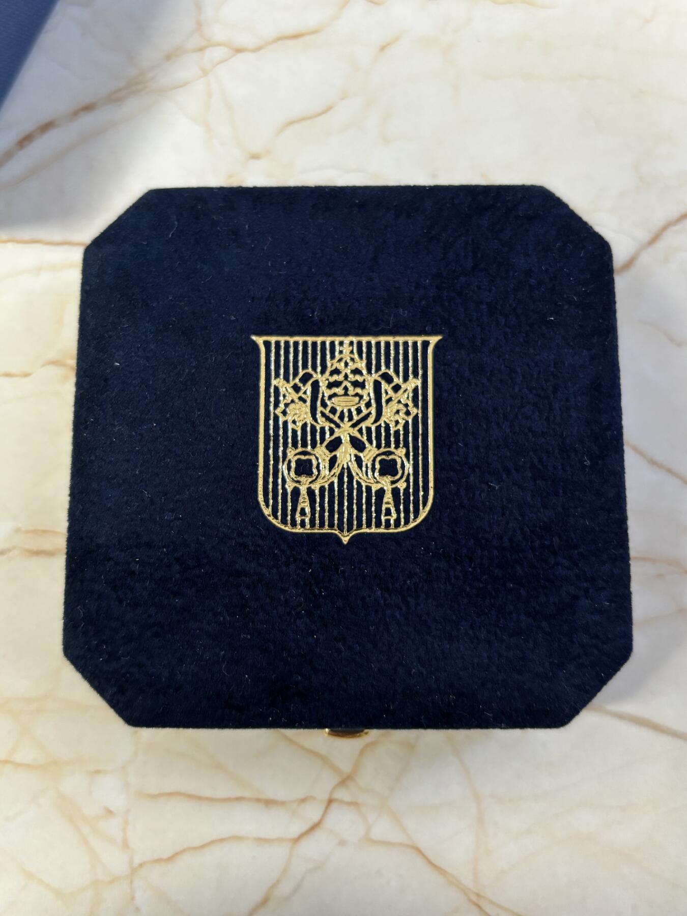 第183期拍卖 梵蒂冈2014年文艺复兴米开朗基罗逝世纪念金币，917金，6克，发行2400枚，有氧化点