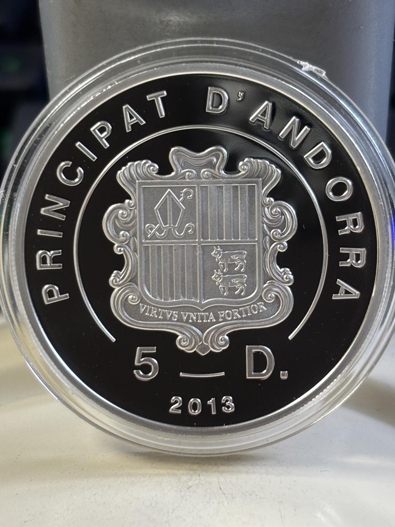 第183期拍卖 安道尔2013年FEI马术世界杯比赛20克精制彩色纪念银币1带证书,925银，发行量2000枚