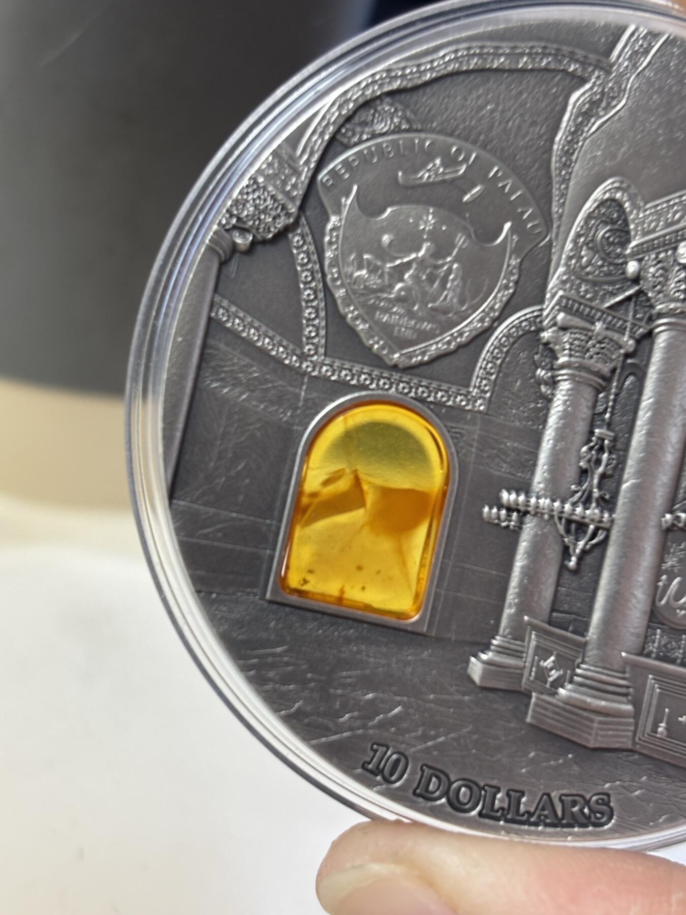 第183期拍卖 帕劳2016年琥珀艺术系列圣索菲亚大教堂2盎司纪念银币带证书，999银，发行999枚