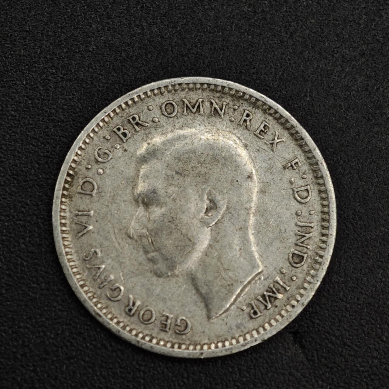 【淘币小摊】限时拍第八百一十二拍  小银币场  满百包邮可预留两周  周一统一发货  澳大利亚1942年乔治六世3便士银币