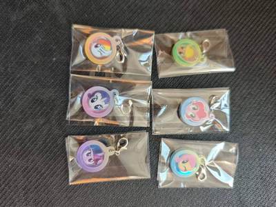 龙虎卡牌六五场 （无佣金，周六结拍，欢迎送拍） - 卡游小马宝莉 挂饰6个