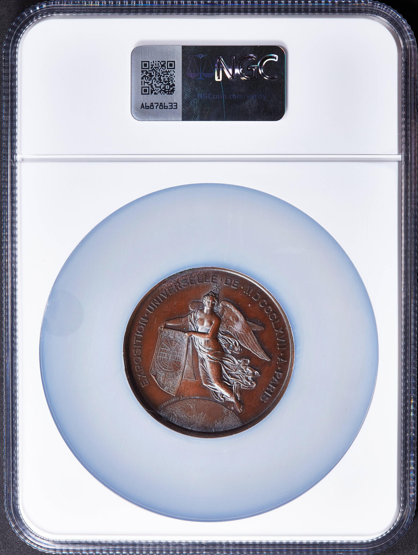【俄甄集藏】2025年(045)12-03 星期三 晚 19:30 全场包邮 法国1867年拿破仑三世头像纪念巴黎世博会大铜章，NGC MS63，类精制底板，高浮雕，巧克力包浆，名家亨利·蓬斯卡尔姆作品，设计华丽，蜜蜂铭，直径：50mm，经典品种