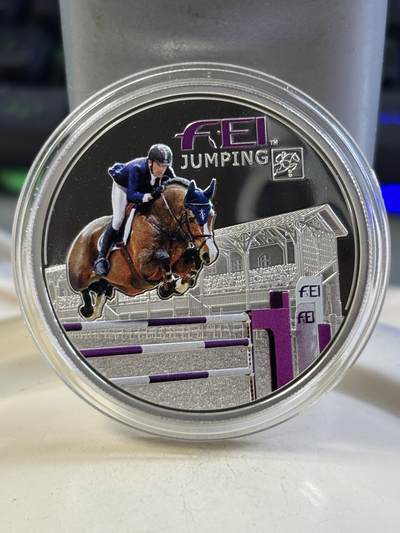 第183期拍卖 - 安道尔2013年FEI马术世界杯比赛20克精制彩色纪念银币3带证书,925银，发行量2000枚