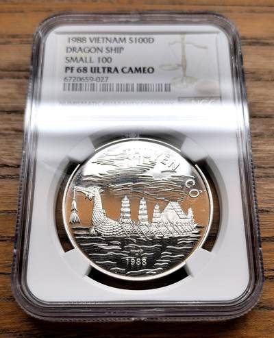 纫秋兰以为佩·凡希社微拍感恩专场 - 1988越南龙舟100D银币NGC-PF68UC