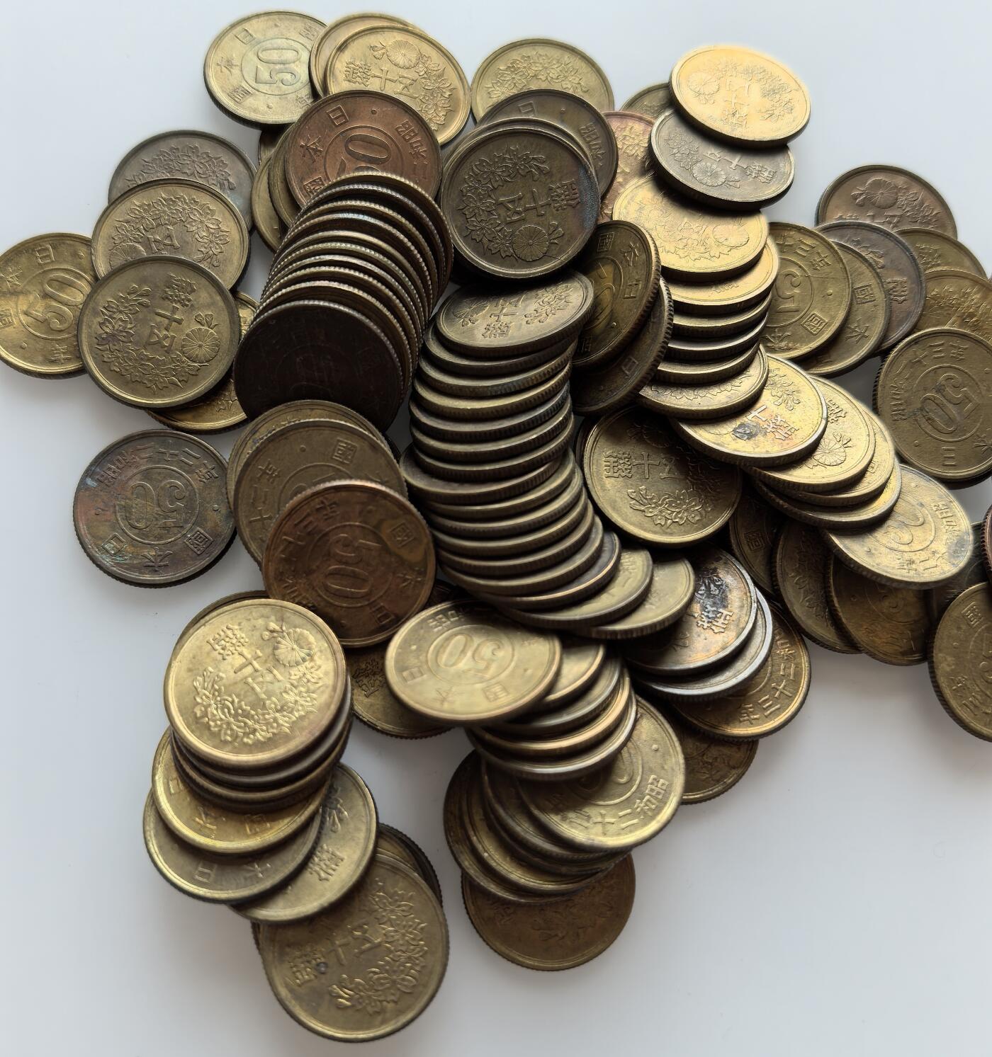 外国优质老铜币银币，周六九点倒数截拍，满百包邮，可寄存半年，喜欢朋友微信扫描二维码可直接参拍