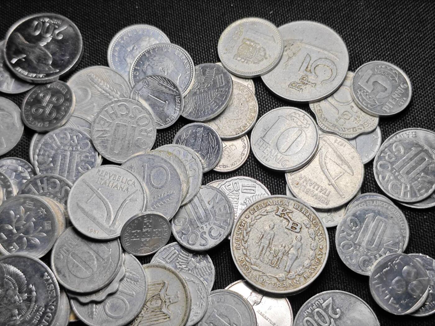 KK钱币收藏小铺 （套币 好品/批量散币 银币）专场  2月预留时间 周末发货  铝币一组100枚一组 各国各年份不同面值100枚