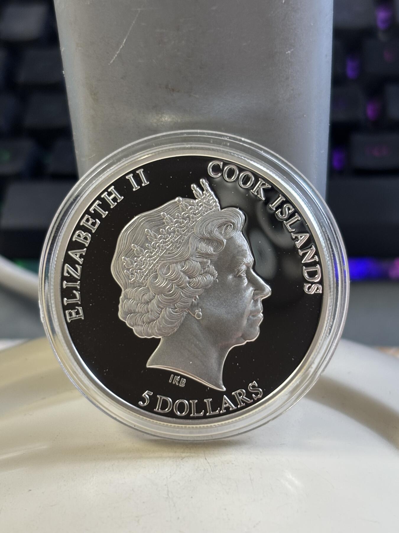 第183期拍卖 库克2013年好莱坞明星“格利高里·派克”精制彩色纪念银币带证书，25克，925银，发行量2500枚