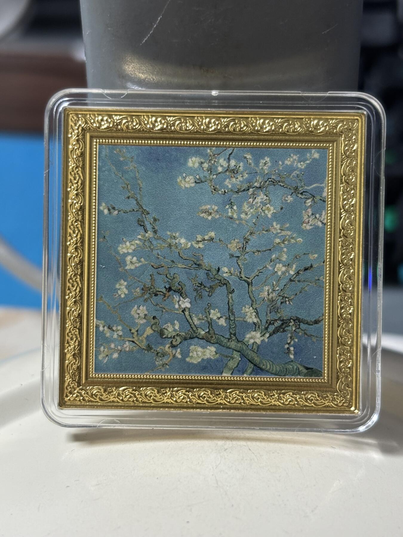 第183期拍卖 纽埃2022年世界名画系列梵高杏花开1盎司彩色银币，999银，1盎司