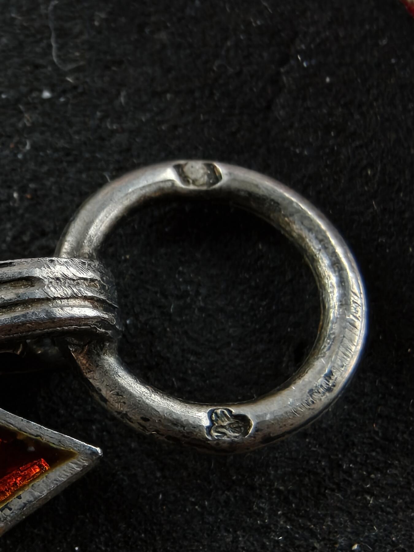 凯旋世界勋赏（第20期）（欢迎送拍）（对拍品有疑问请询问客服，不接受到手刀，出价默认拍品品相。请认真阅读拍卖规则！出价默认已认可！）（收到货请录制开箱视频，无视频概不处理问题。） 奥匈帝国，三级军事功勋十字，绿叶版（战前）