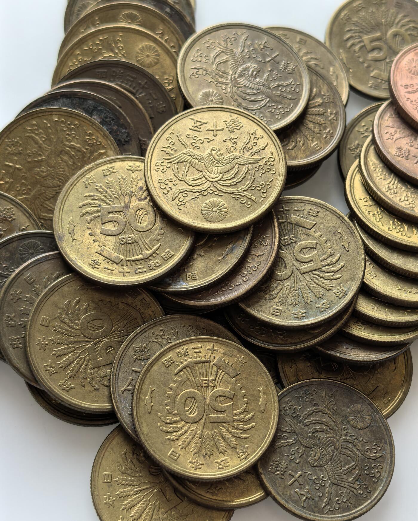 外国优质老铜币银币，周六九点倒数截拍，满百包邮，可寄存半年，喜欢朋友微信扫描二维码可直接参拍